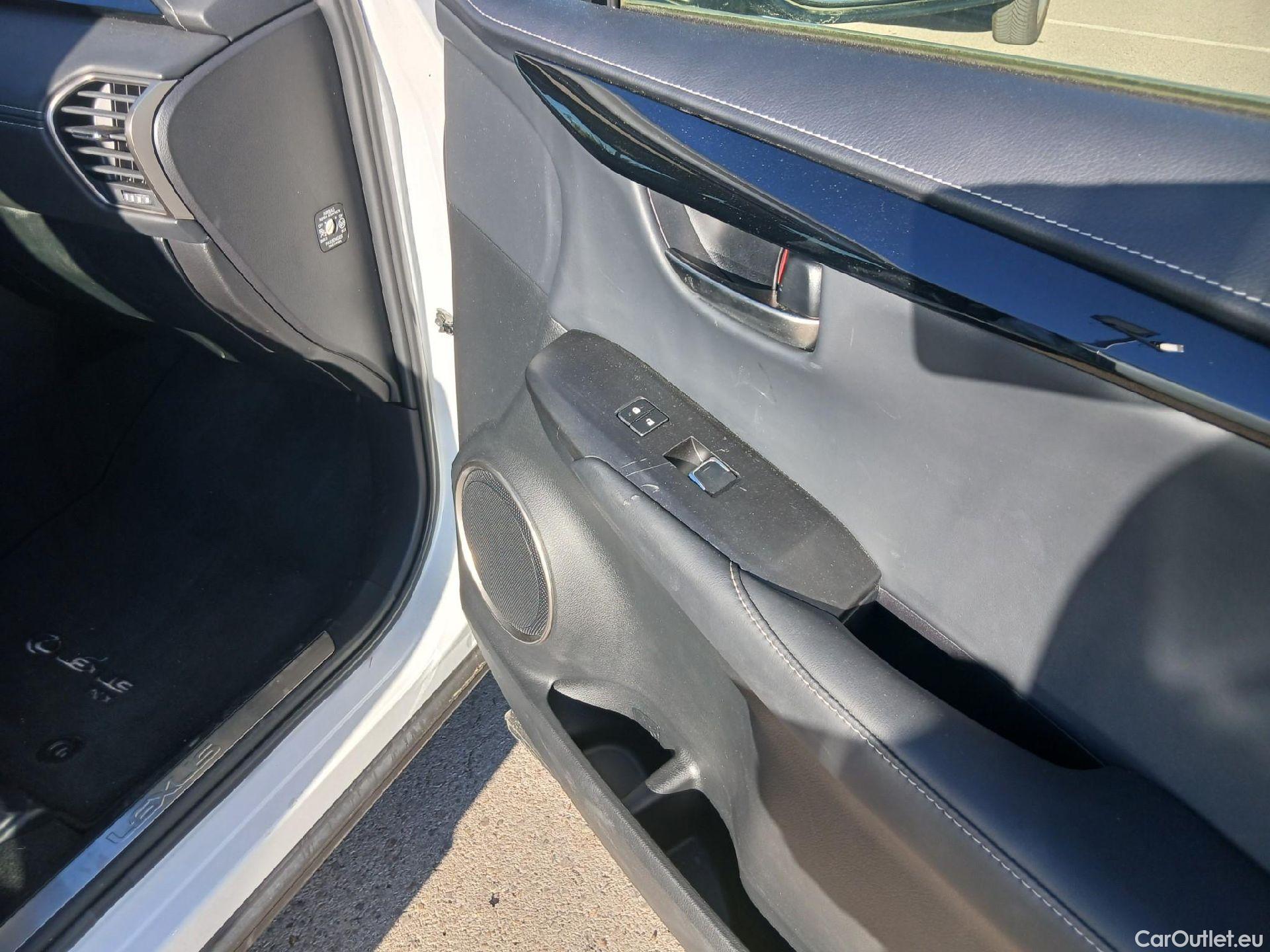  Lexus  NX LEXUS  / 2017 / 5P / todoterreno 2.5 300h Business Navigation 2WD (CX) #7