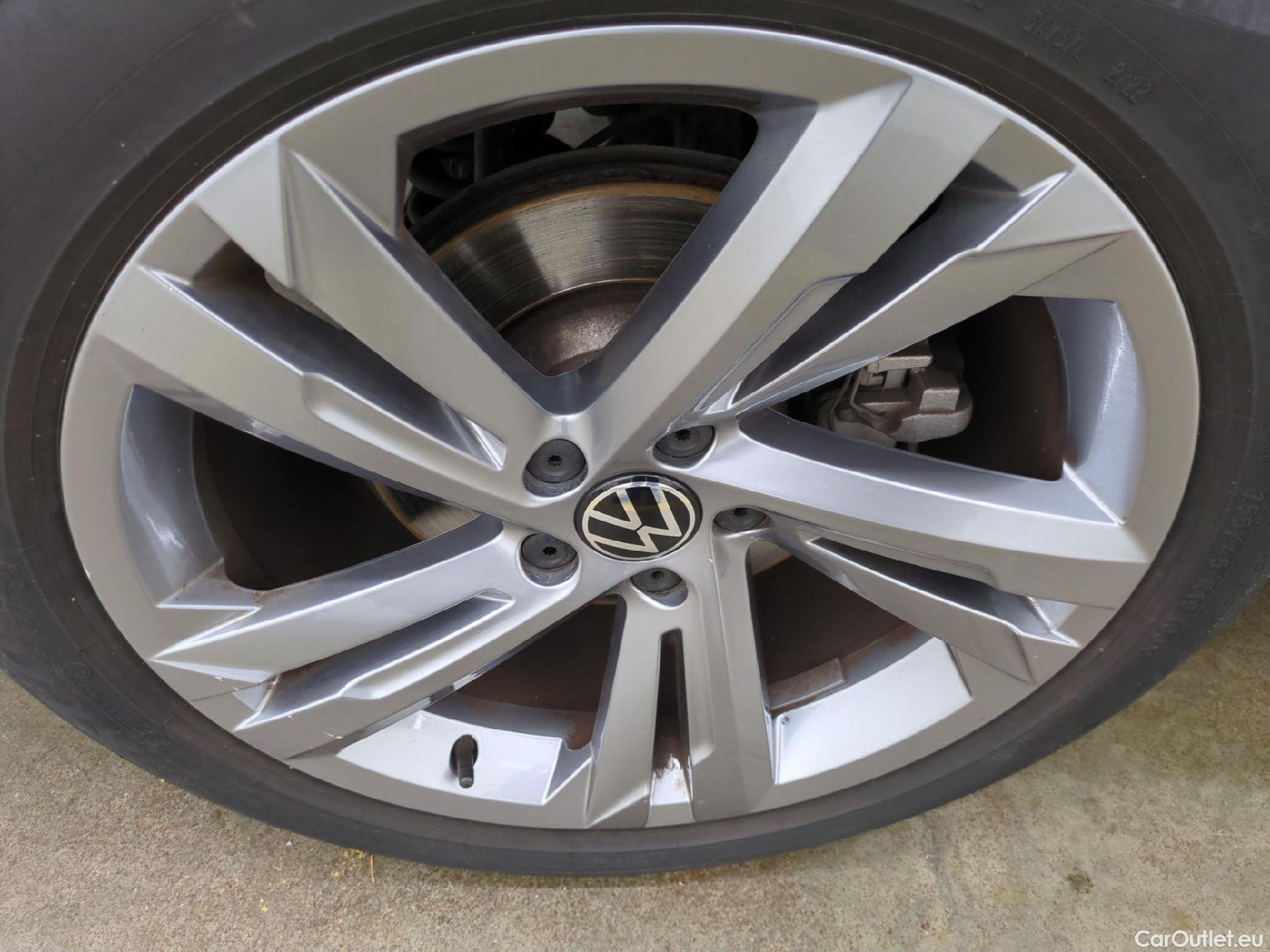  Volkswagen  Tiguan VOLKSWAGEN  / 2020 / 5P / SUV 1.4 eHybrid 245 DSG6 R-Line Exclusive #8