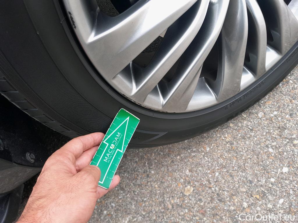  Toyota  Highlander TOYOTA  / 2021 / 5P / todoterreno 2.5 Advance P. Met. Techo Panorámico #6