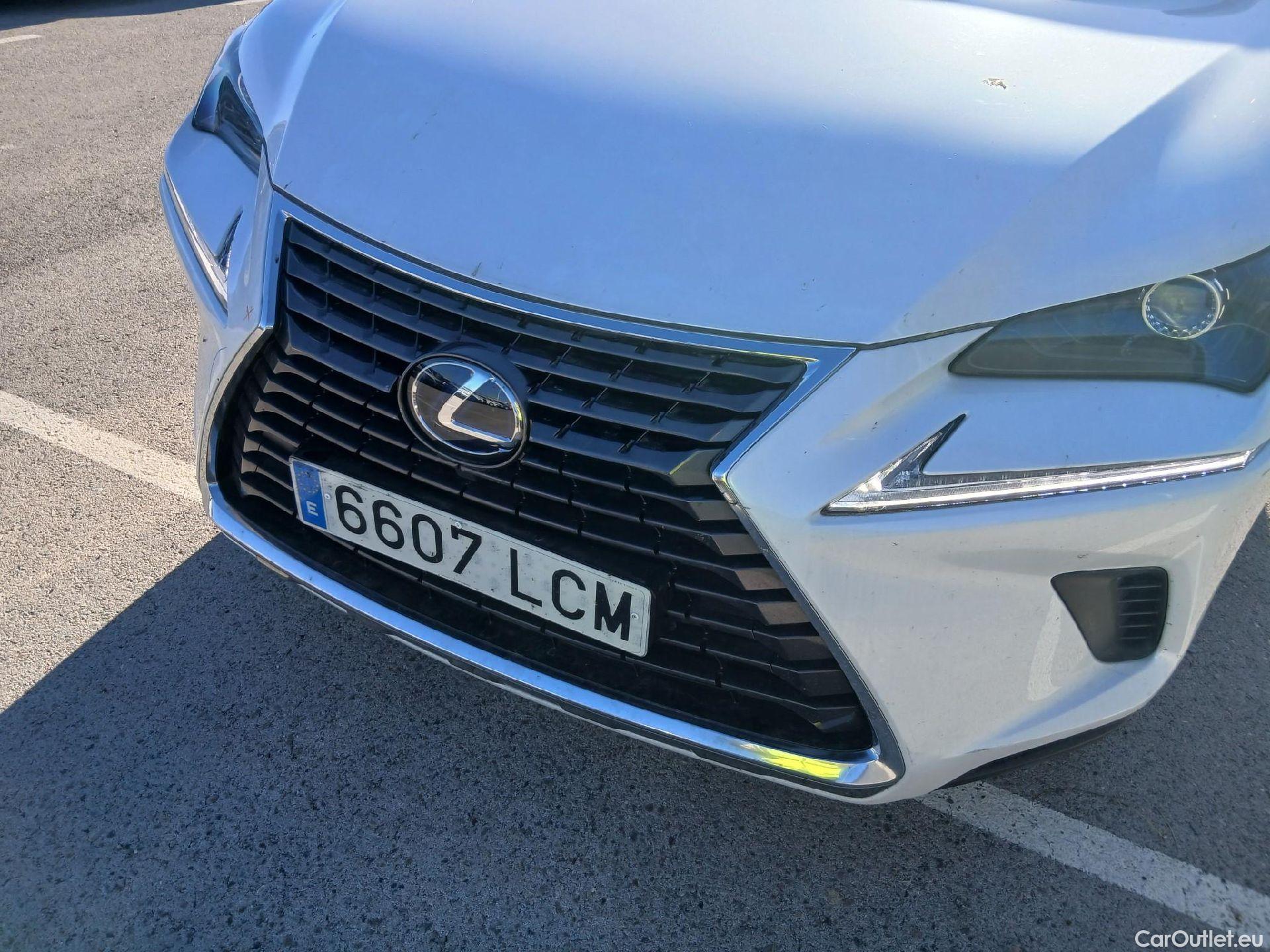  Lexus  NX LEXUS  / 2017 / 5P / todoterreno 2.5 300h Business Navigation 2WD (CX) #13