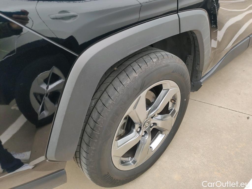  Toyota  RAV4 TOYOTA  / 2018 / 5P / todoterreno 2.5l 220H Advance Plus #17