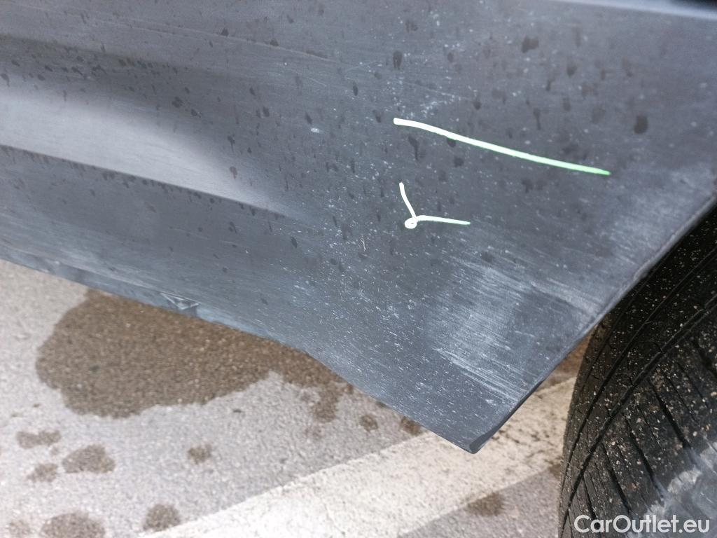  Land Rover  Defender LAND ROVER  / 2019 / 5P / todoterreno 2.0 D240 SD4 First Edition Auto 4WD(SP) #8