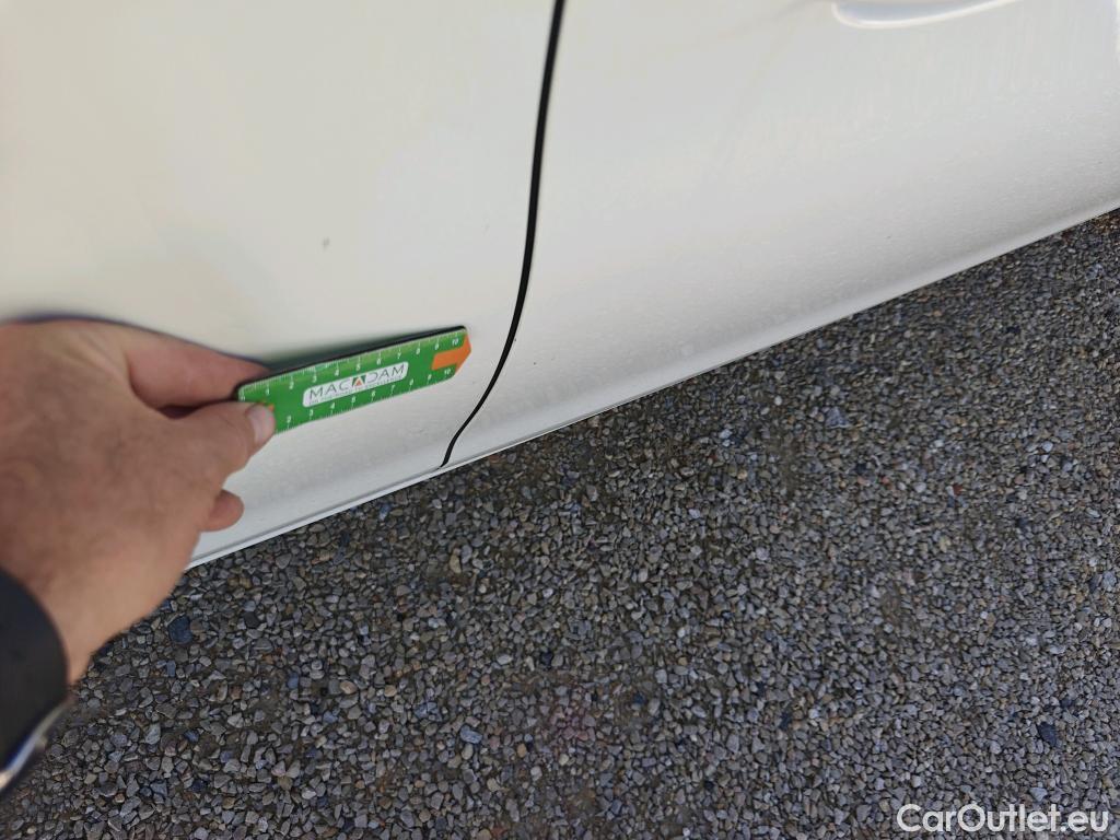  Peugeot  308 PEUGEOT  / 2017 / 5P / familiar SW Style BlueHDi 130 S&S #20