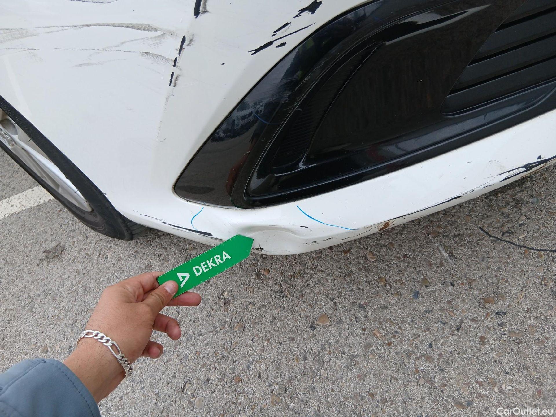  Toyota  Auris TOYOTA  / 2015 / 5P / berlina con portón 1.8 140H Hybrid Business #2