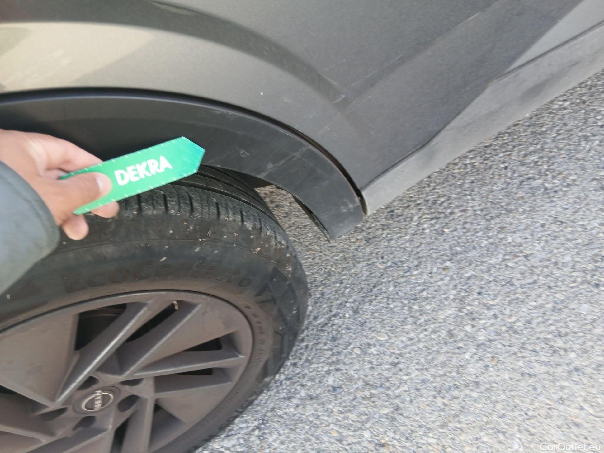  Nissan  Qashqai NISSAN  / 2021 / 5P / todoterreno DIG-T 103kW (140CV) mHEV 4x2 Acenta #19