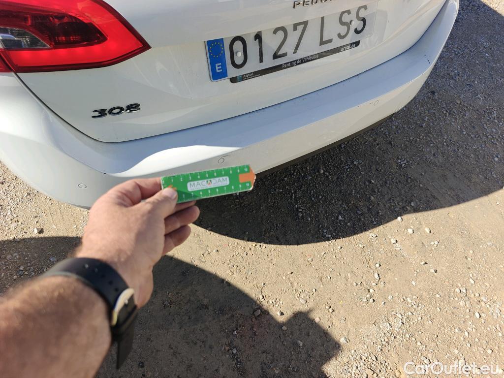  Peugeot  308 PEUGEOT  / 2017 / 5P / familiar SW Style BlueHDi 130 S&S #10