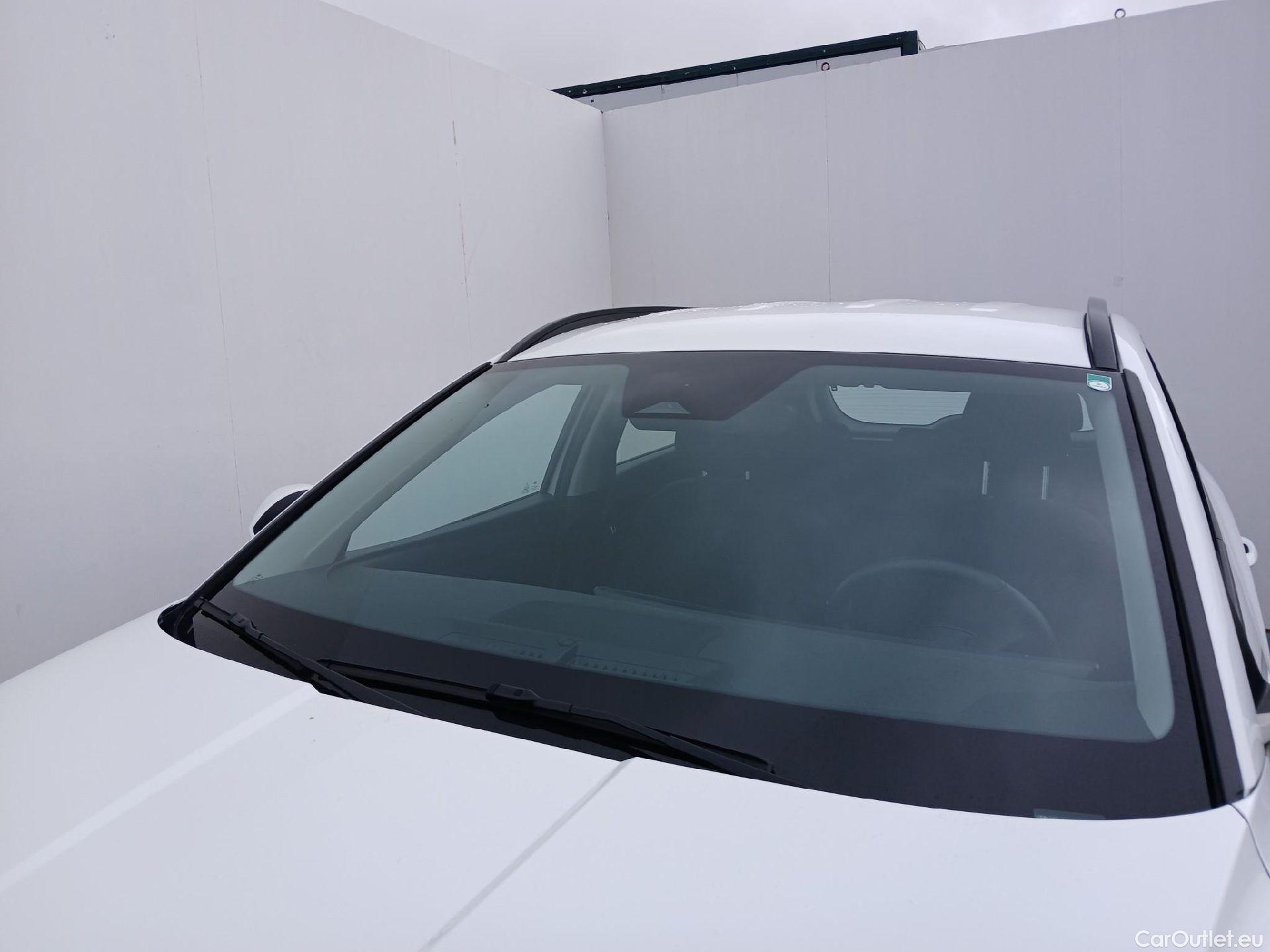  Land Rover  Discovery HYUNDAI Tucson / 2024 / 5P / todoterreno 1.6D 100kW (136CV) 48V DCT Maxx #2