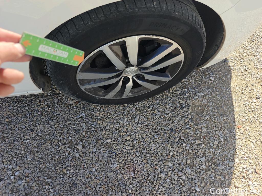  Peugeot  308 PEUGEOT  / 2017 / 5P / familiar SW Style BlueHDi 130 S&S #2