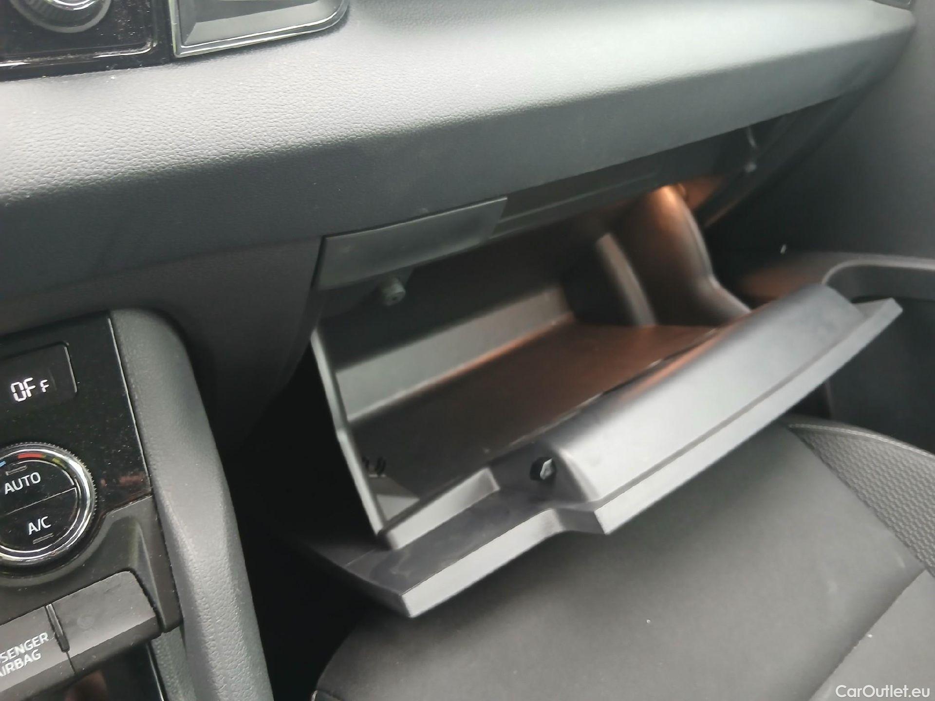  Skoda  Karoq SKODA  / 2021 / 5P / todoterreno 1.5 TSI 110kW (150CV) DSG ACT Selection #2