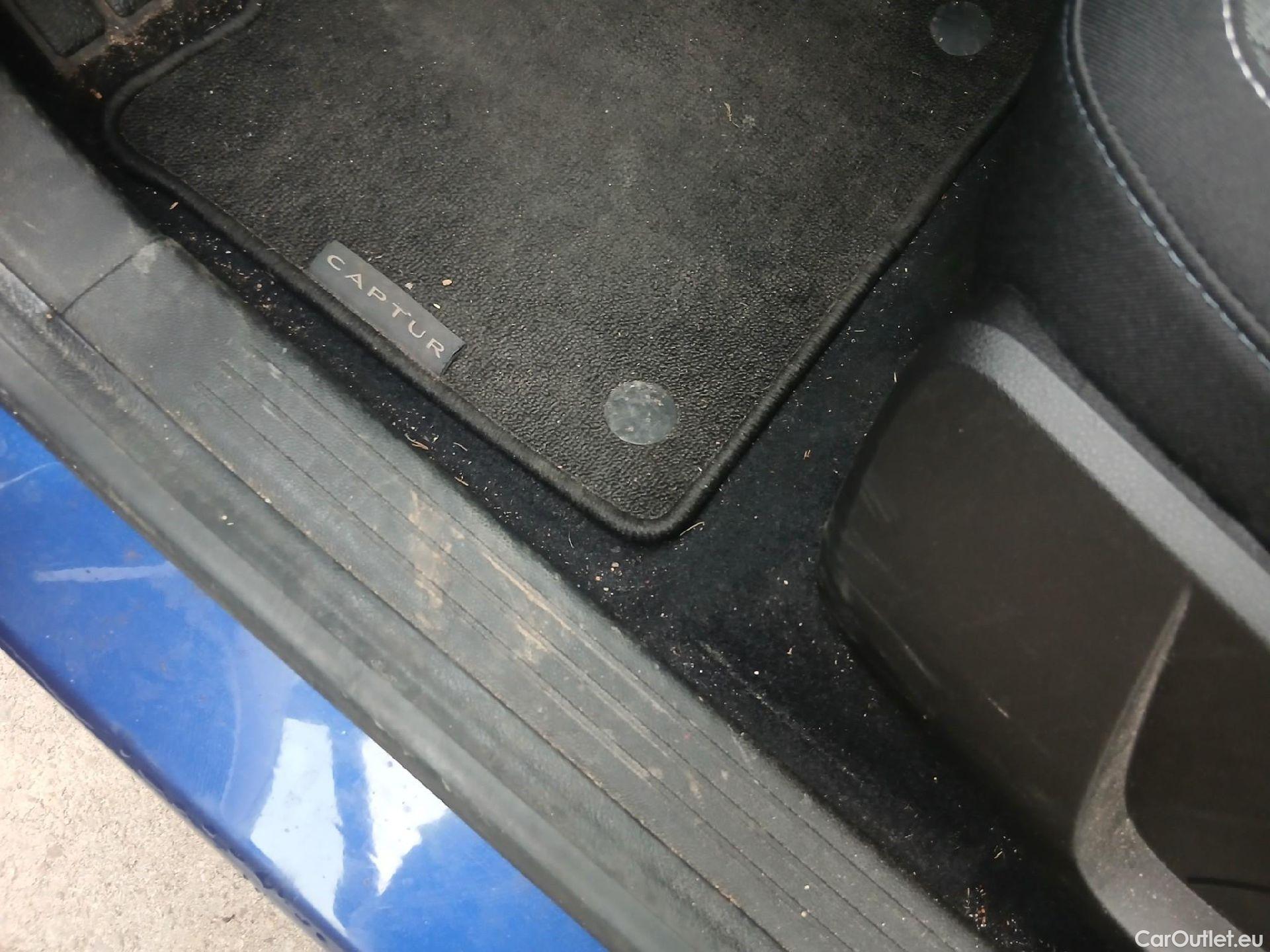  Renault  Captur RENAULT  / 2020 / 5P / todoterreno Intens TCe 90 #1