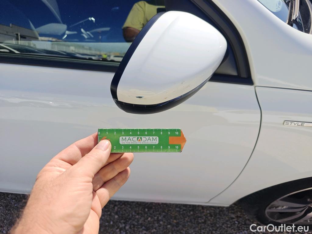  Peugeot  308 PEUGEOT  / 2017 / 5P / familiar SW Style BlueHDi 130 S&S #17