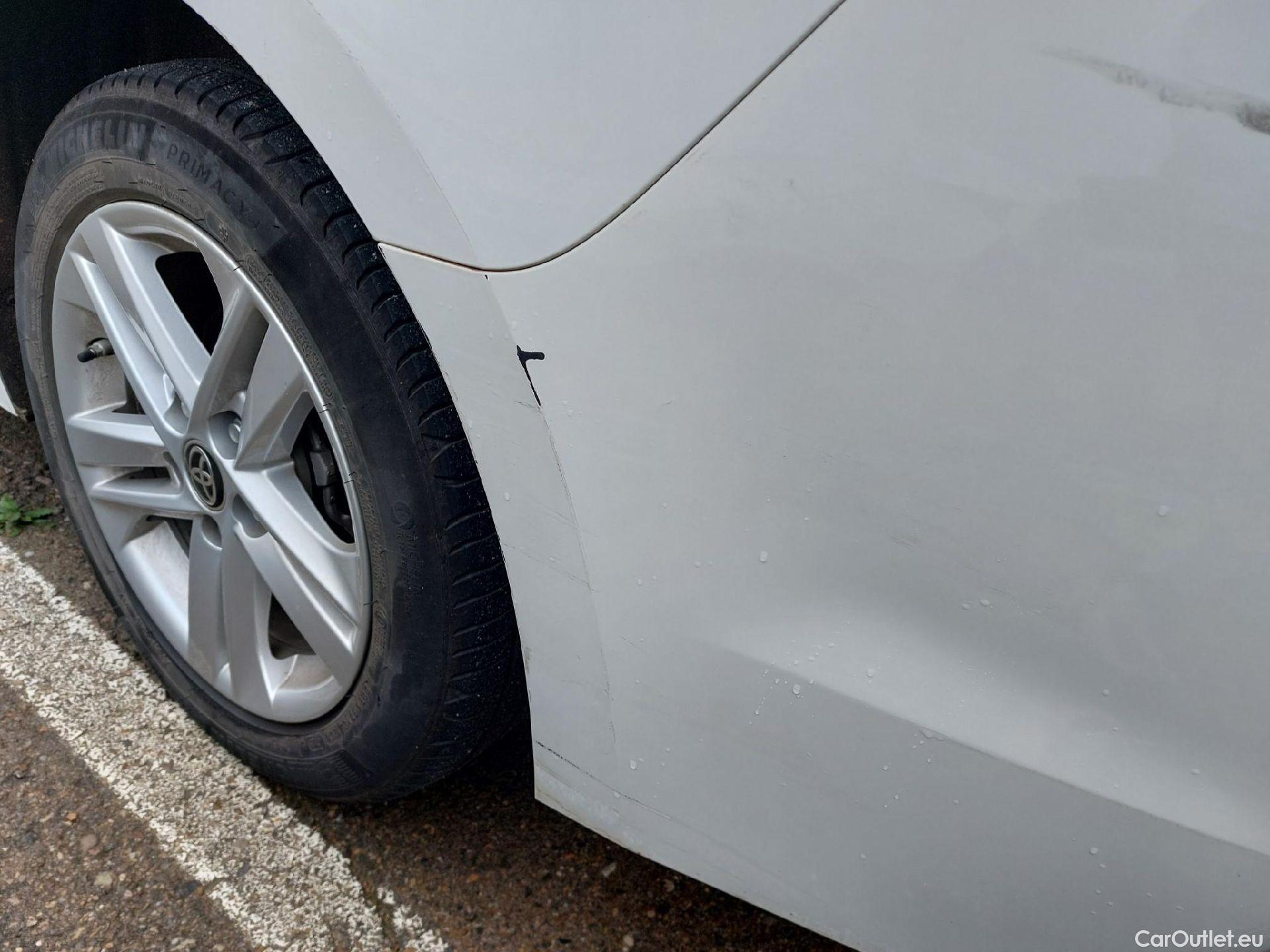  Toyota  Corolla TOYOTA  / 2019 / 5P / familiar 1.8 125H ACTIVE TECH E-CVT TOU SPORT #9