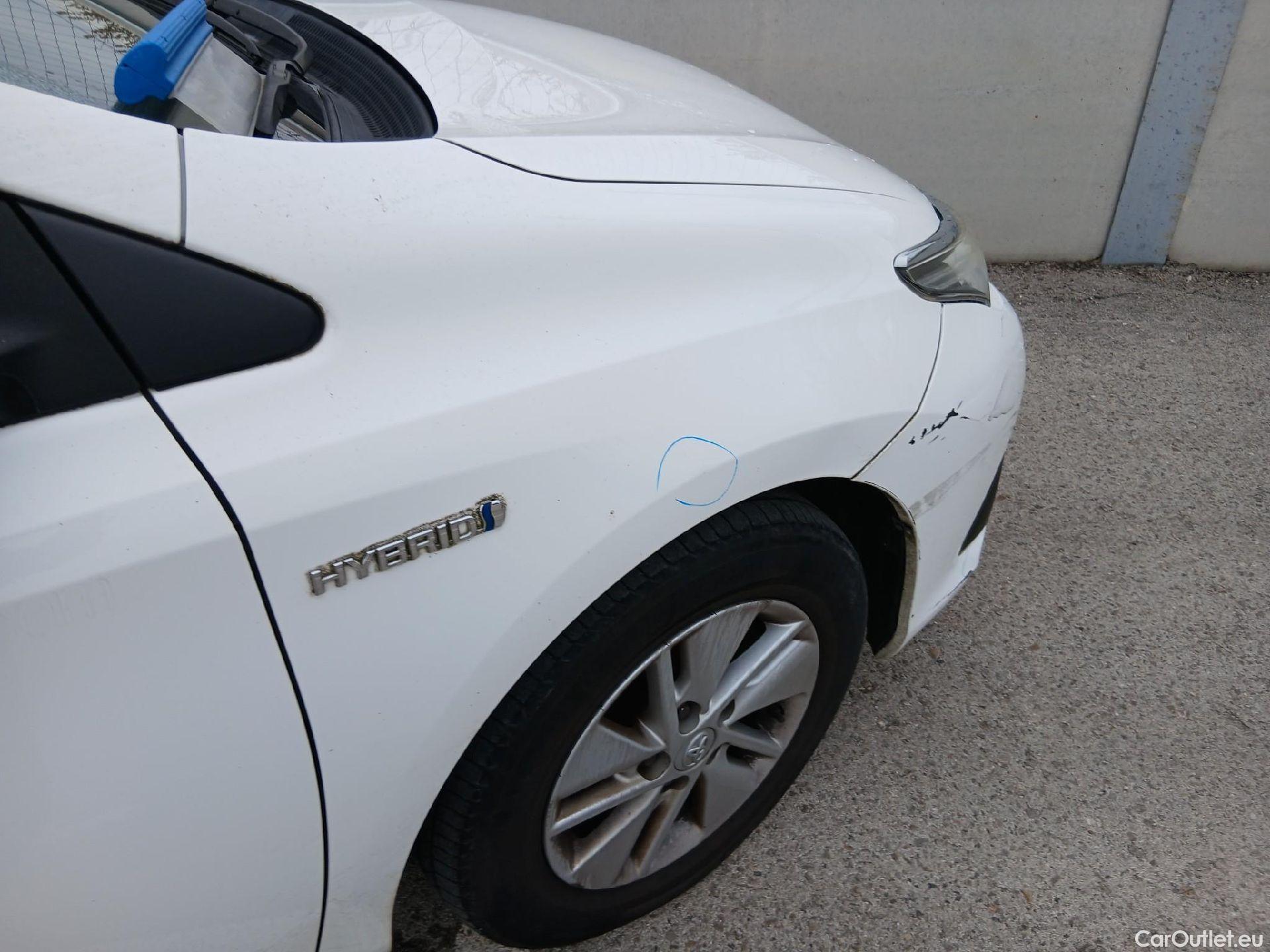  Toyota  Auris TOYOTA  / 2015 / 5P / berlina con portón 1.8 140H Hybrid Business #41