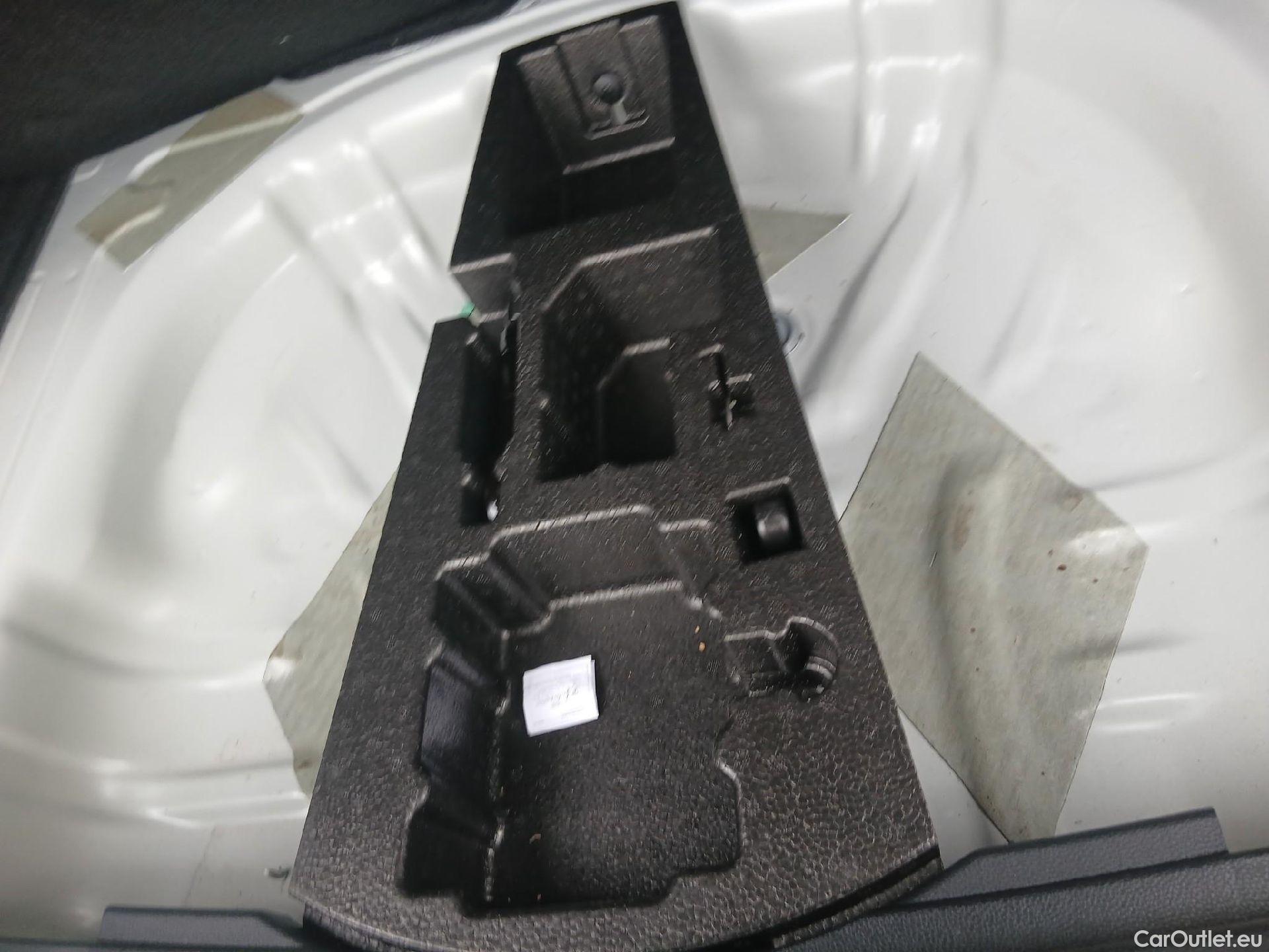  Skoda  Karoq SKODA  / 2021 / 5P / todoterreno 1.5 TSI 110kW (150CV) DSG ACT Selection #3