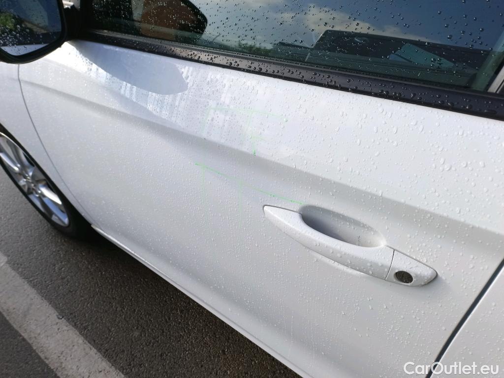  Opel  Corsa OPEL  / 2019 / 5P / berlina con portón 1.2T XHL 74kW (100CV) Edition (AC) #3