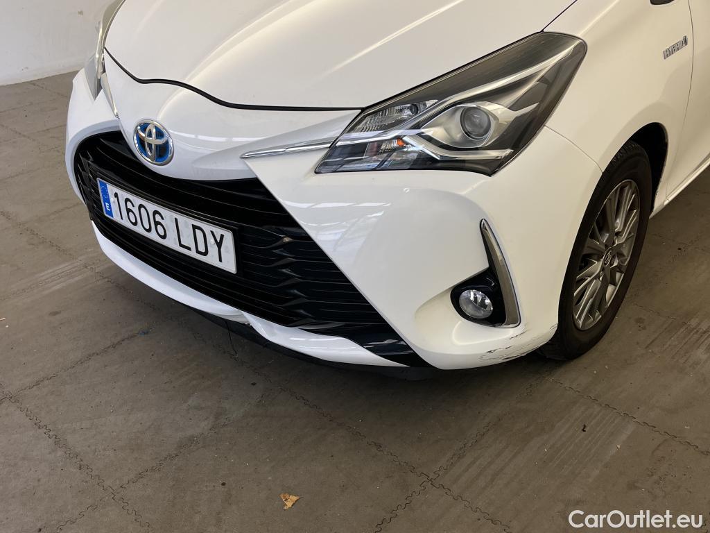  Toyota  Yaris TOYOTA  / 2017 / 5P / berlina con portón 1.5 100H Active #11