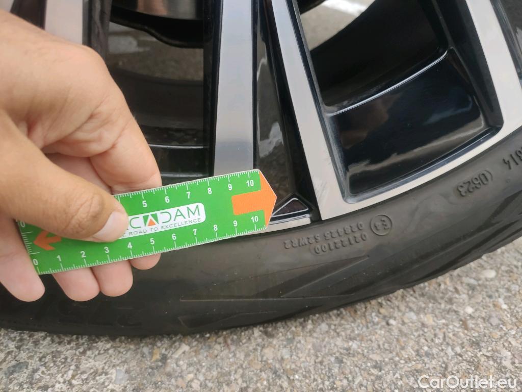  Volvo  XC90 VOLVO  / 2019 / 5P / todoterreno 2.0 T8 AWD Plus Dark Recharge Auto #4