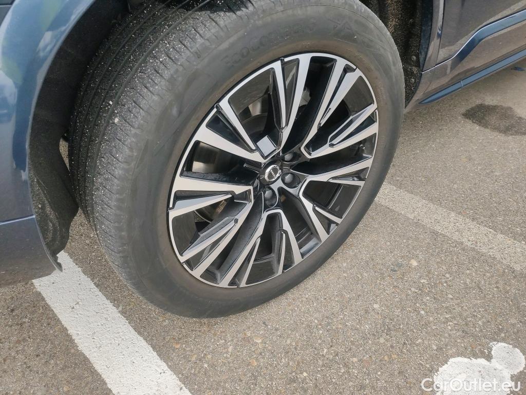  Volvo  XC90 VOLVO  / 2019 / 5P / todoterreno 2.0 T8 AWD Plus Dark Recharge Auto #5