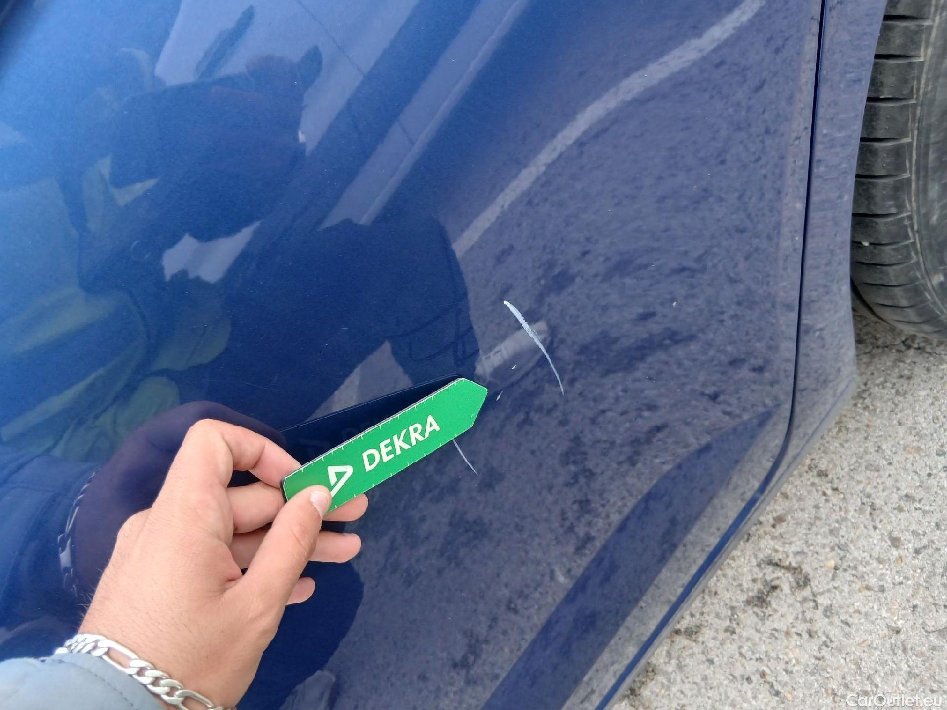  Volkswagen  Polo VOLKSWAGEN  / 2017 / 5P / berlina con portón Advance 1.0 TSI 70kW (95CV) #3