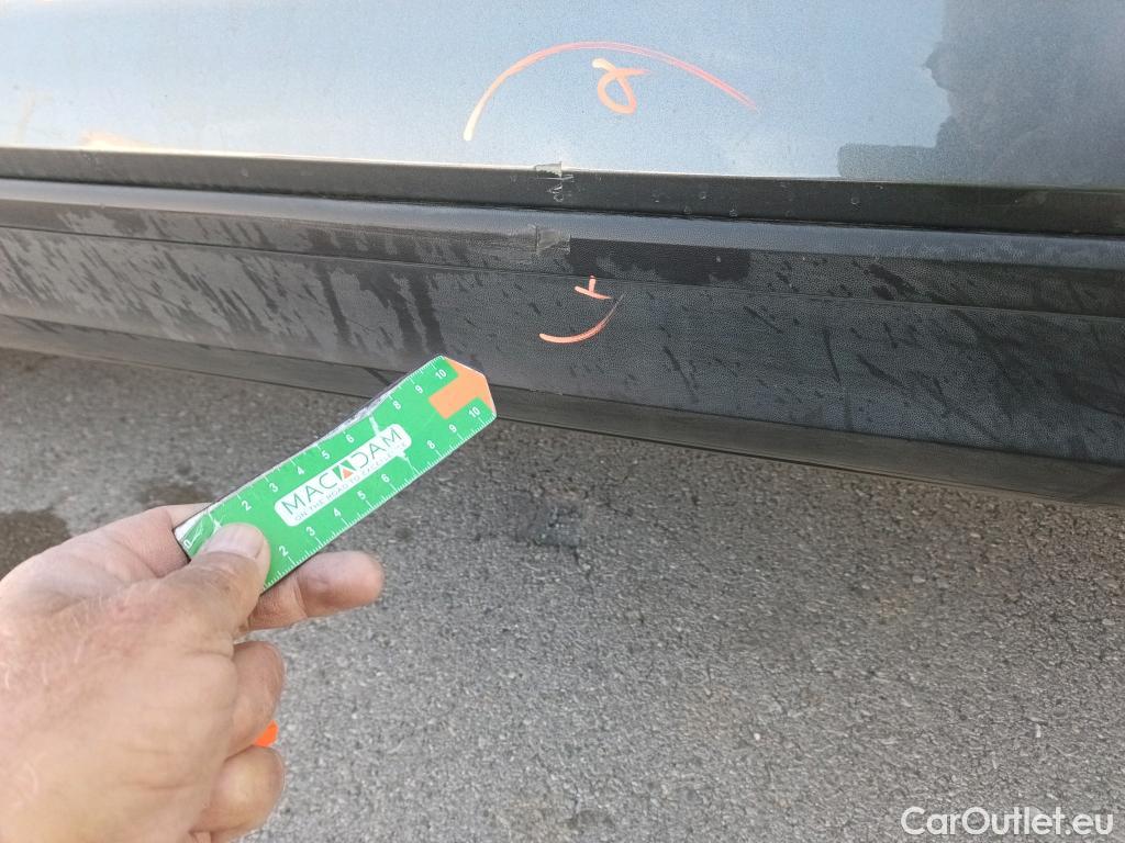  Volkswagen  T-ROC VOLKSWAGEN  / 2017 / 5P / todoterreno Advance 2.0 TDI 110kW (150CV) DSG (AC2) #19