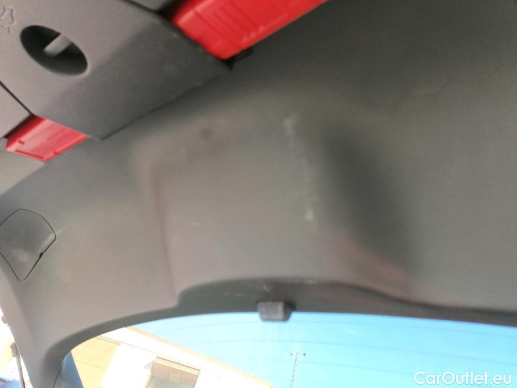  Volkswagen  T-ROC VOLKSWAGEN  / 2017 / 5P / todoterreno Advance 2.0 TDI 110kW (150CV) DSG (AC2) #4