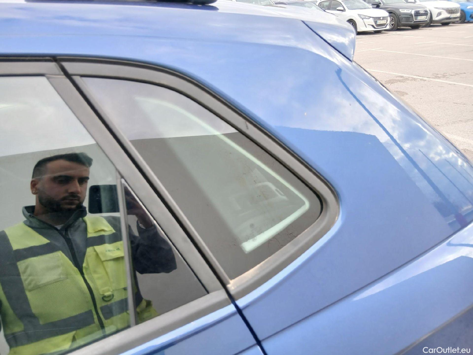  Volkswagen  Polo VOLKSWAGEN  / 2017 / 5P / berlina con portón Advance 1.0 TSI 70kW (95CV) #11