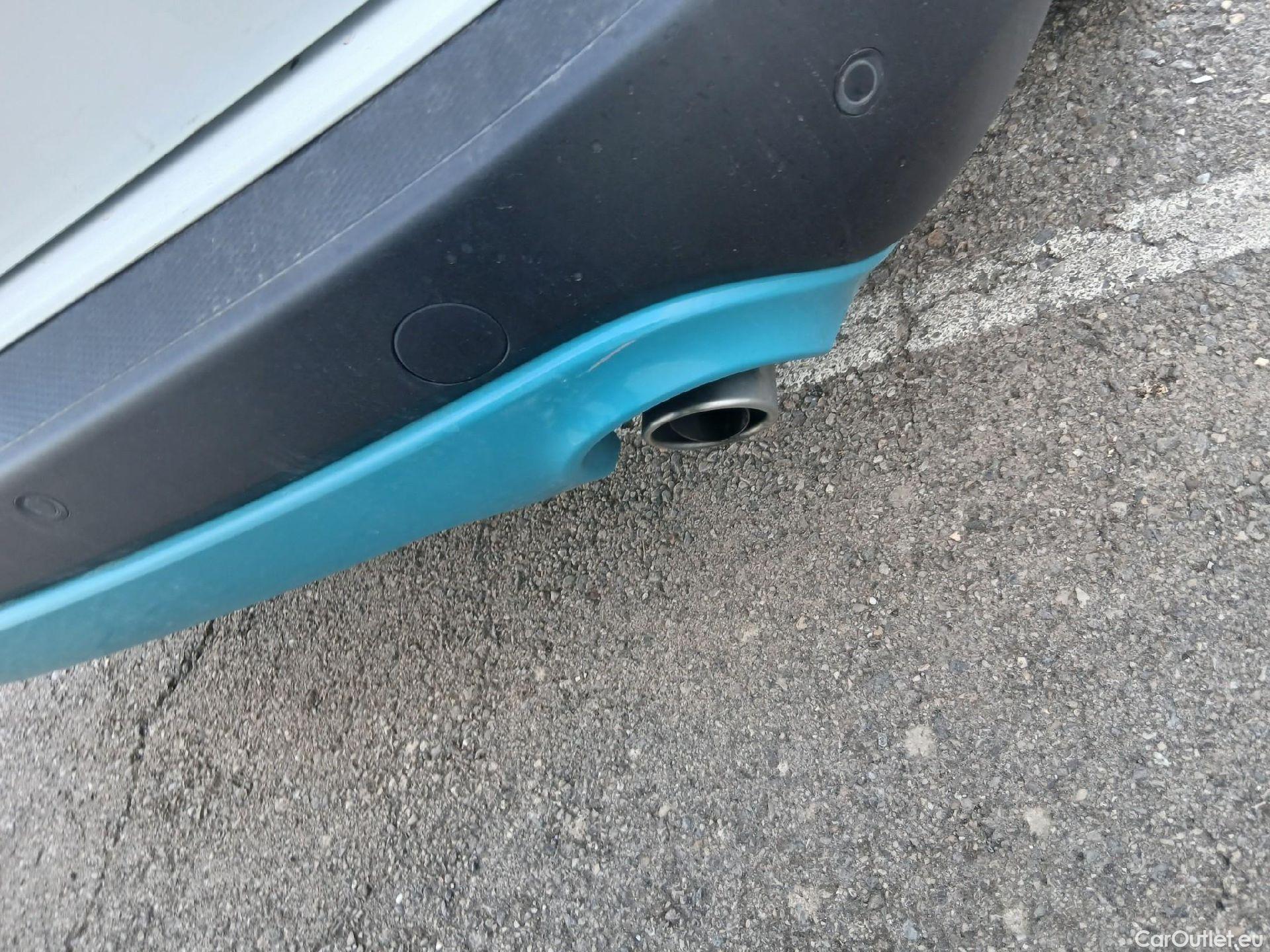  Ford  Kuga FORD  / 2019 / 5P / todoterreno Titanium 2.5 Duratec PHEV 165kW Auto #16