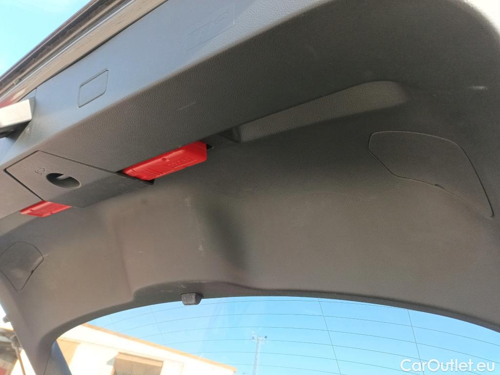  Volkswagen  T-ROC VOLKSWAGEN  / 2017 / 5P / todoterreno Advance 2.0 TDI 110kW (150CV) DSG (AC2) #3