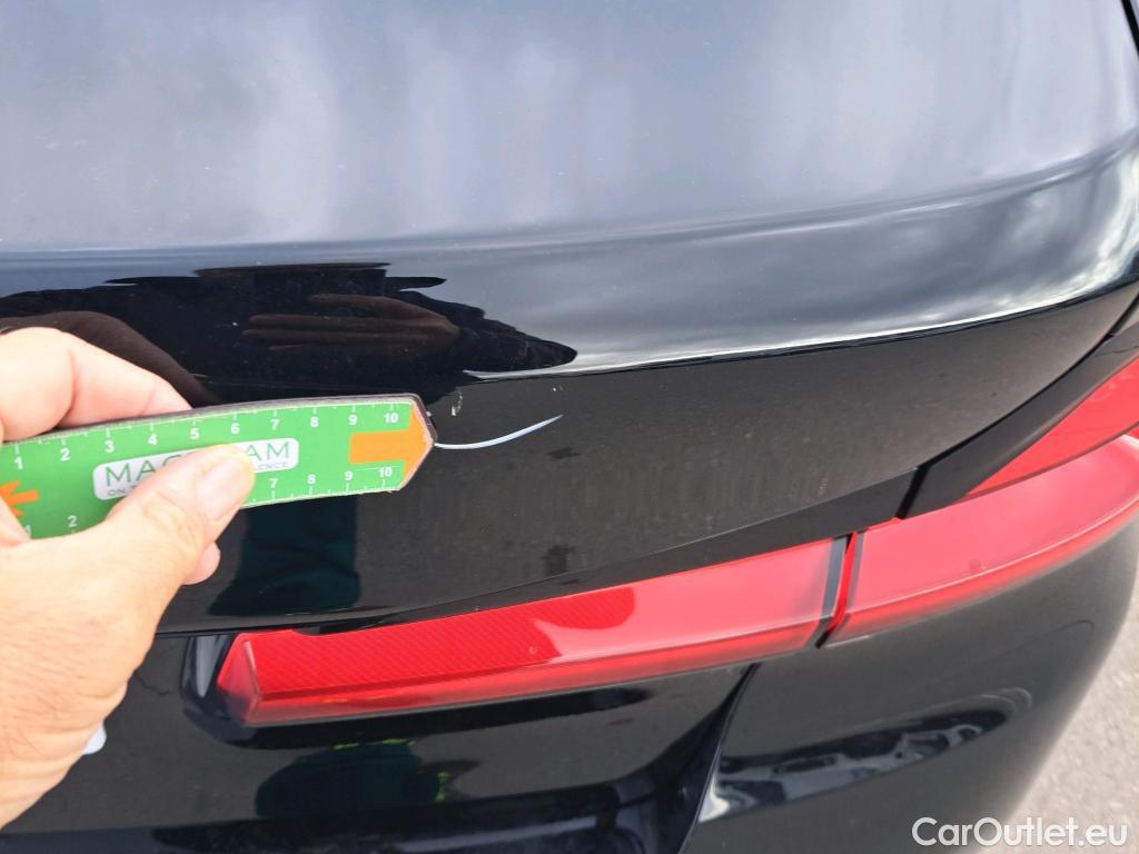  Bmw  Serie 5 BMW  / 2020 / 4P / sedán 520dA xDrive #24