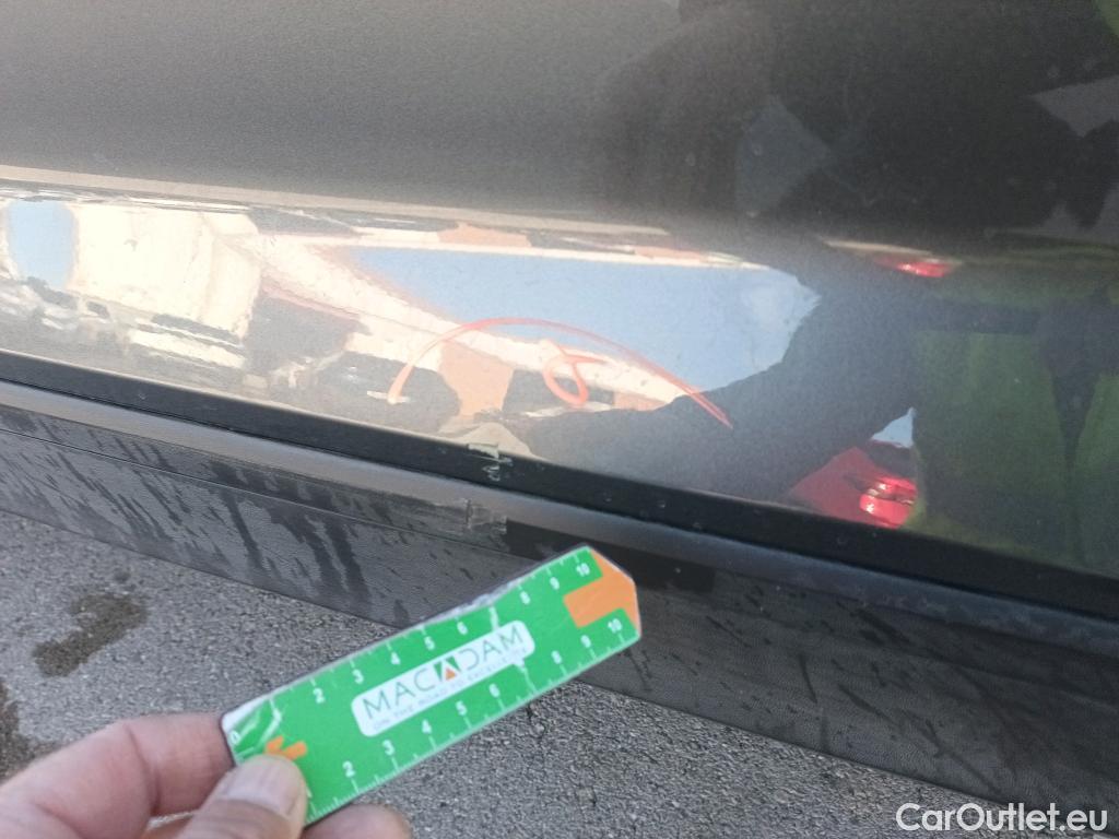  Volkswagen  T-ROC VOLKSWAGEN  / 2017 / 5P / todoterreno Advance 2.0 TDI 110kW (150CV) DSG (AC2) #2