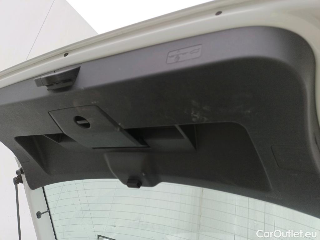  Volkswagen  Polo VOLKSWAGEN  / 2021 / 5P / berlina con portón Life 1.0 TSI 70kW (95CV) #9