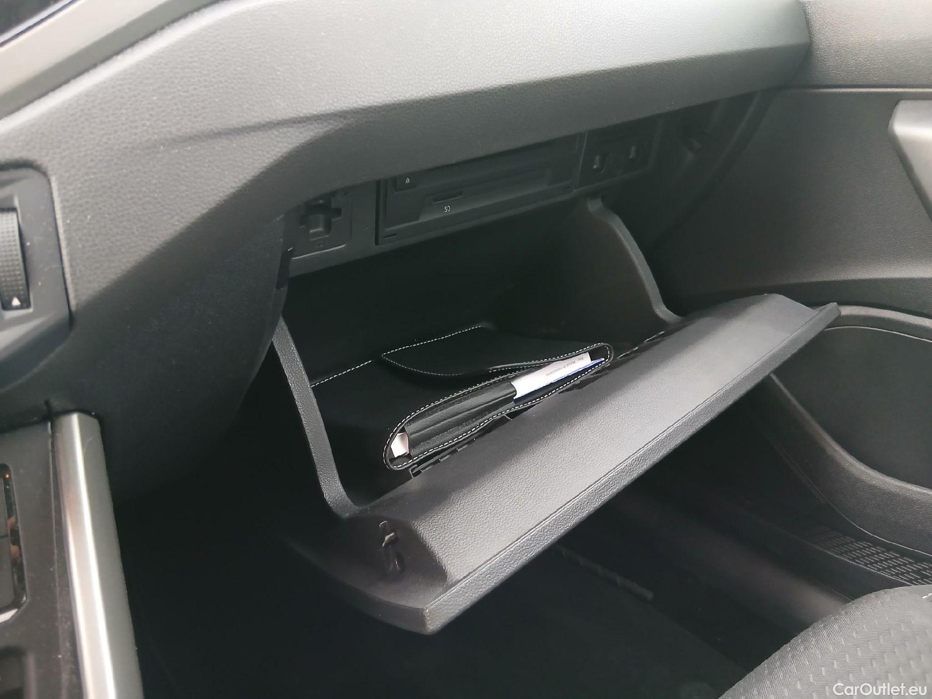  Volkswagen  Polo VOLKSWAGEN  / 2017 / 5P / berlina con portón Advance 1.0 TSI 70kW (95CV) #1