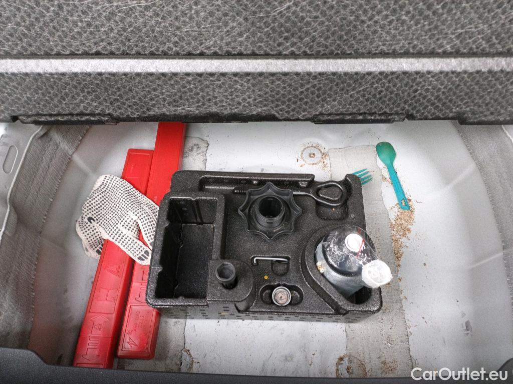  Volkswagen  Polo VOLKSWAGEN  / 2021 / 5P / berlina con portón Life 1.0 TSI 70kW (95CV) #5