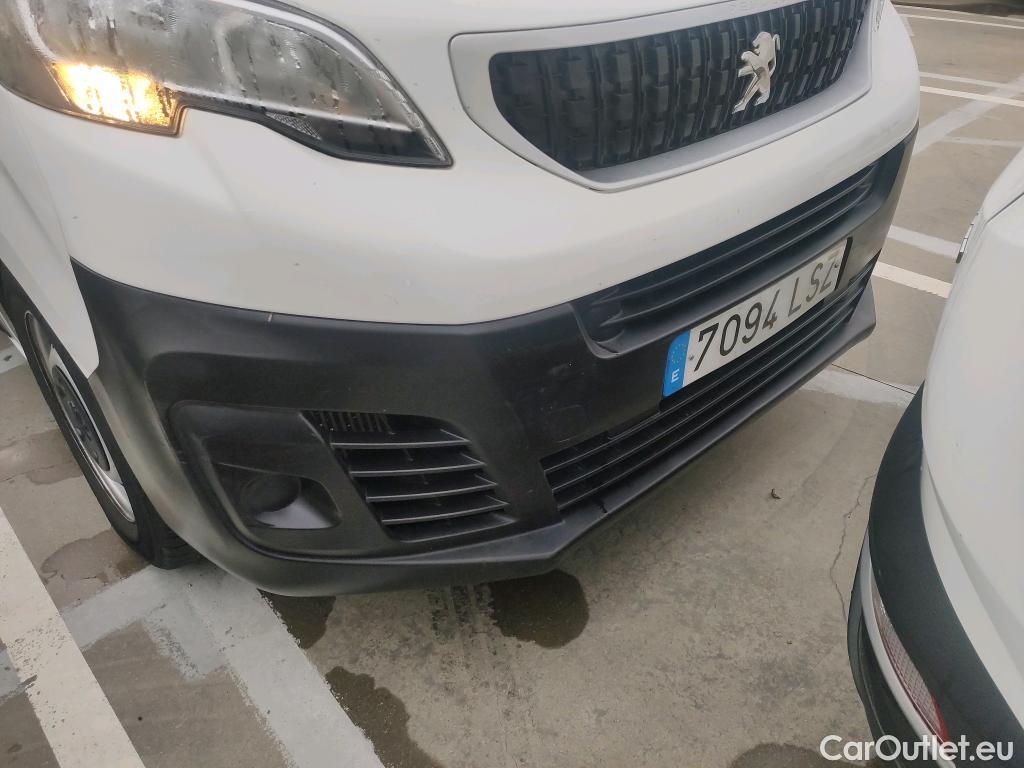  Peugeot  Expert PEUGEOT  / 2016 / 4P / furgón Doble Cab Repl Pro 2.0 BlueHDi 120 Stand #32