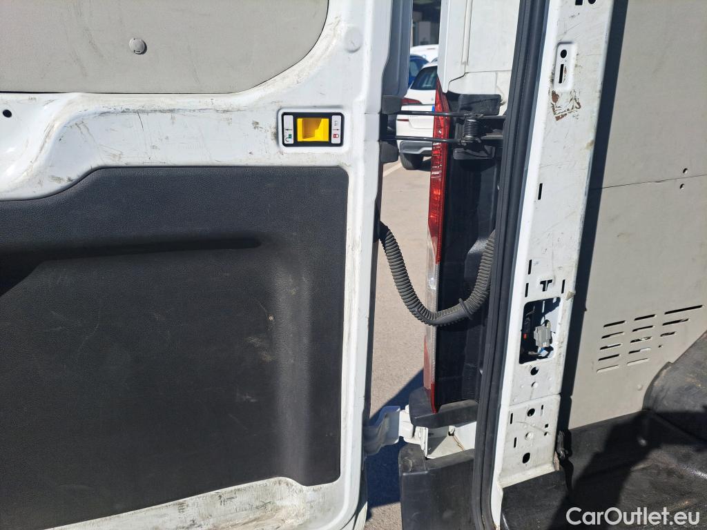  Ford  Transit FORD  / 2013 / 4P / furgón 350 96kW L2H2 Van Trend FWD #80