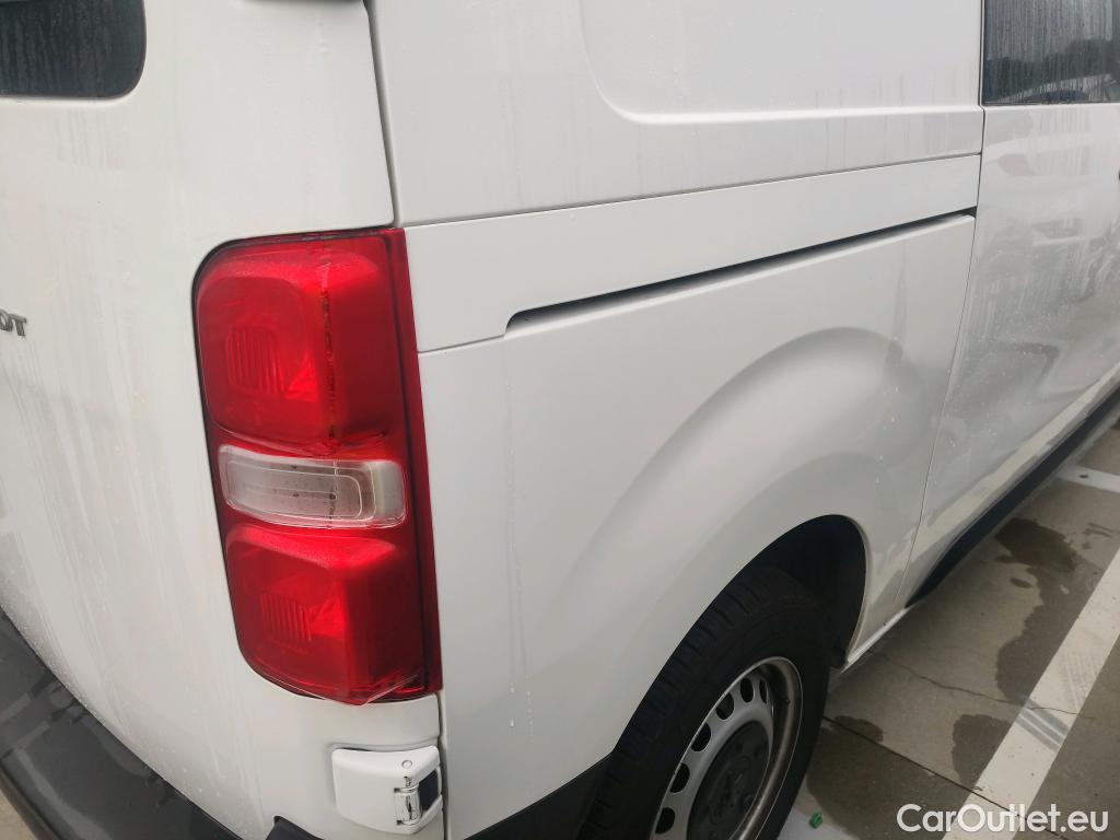  Peugeot  Expert PEUGEOT  / 2016 / 4P / furgón Doble Cab Repl Pro 2.0 BlueHDi 120 Stand #30