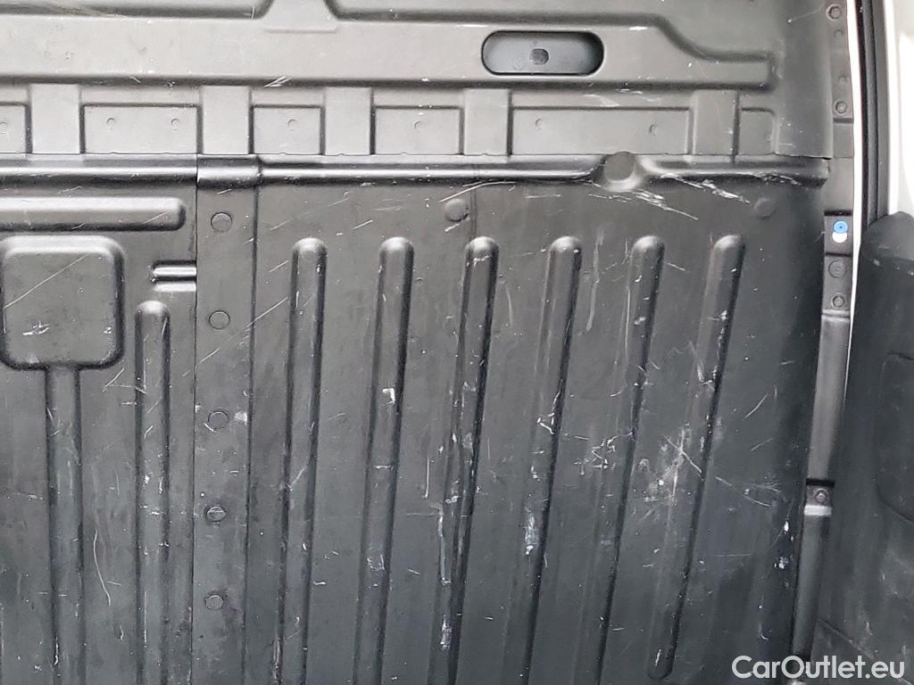  Peugeot  Partner PEUGEOT  / 2018 / 3P / furgón derivado de turismo Pro Standard 600kg BlueHDi 73kW (AC) #26