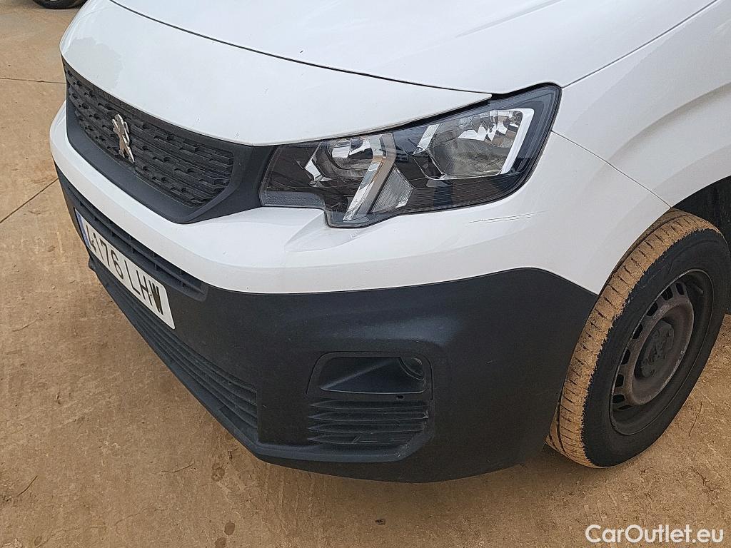  Peugeot  Partner PEUGEOT  / 2018 / 3P / furgón derivado de turismo Pro Standard 600kg BlueHDi 73kW (AC) #35