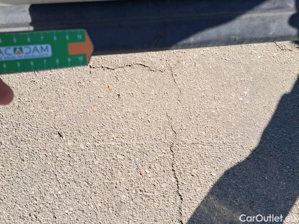  Ford  Transit FORD  / 2013 / 4P / furgón 350 96kW L2H2 Van Trend FWD #32