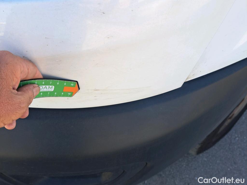  Ford  Transit FORD  / 2013 / 4P / furgón 350 96kW L2H2 Van Trend FWD #63