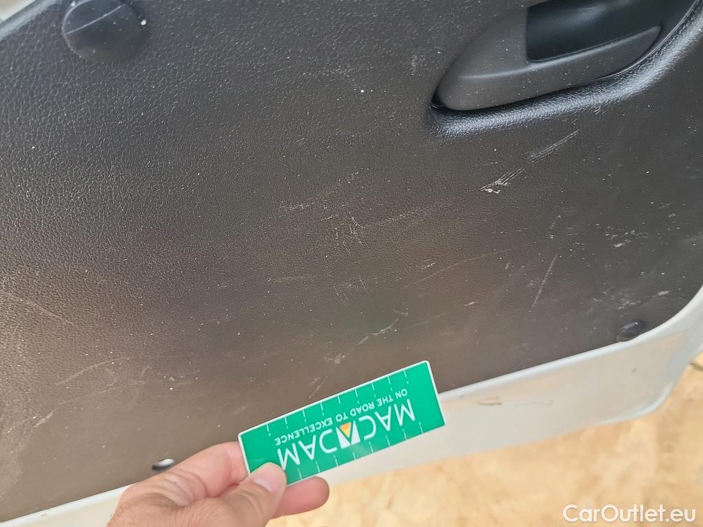  Peugeot  Partner PEUGEOT  / 2018 / 3P / furgón derivado de turismo Pro Standard 600kg BlueHDi 73kW (AC) #40