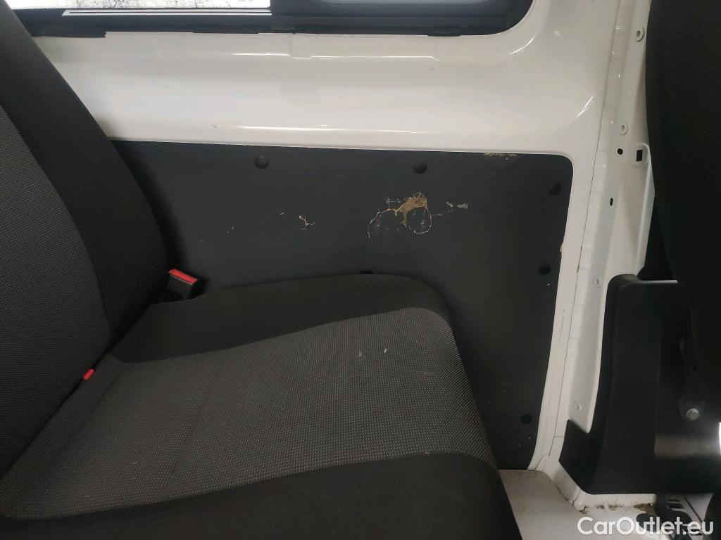  Peugeot  Expert PEUGEOT  / 2016 / 4P / furgón Doble Cab Repl Pro 2.0 BlueHDi 120 Stand #17