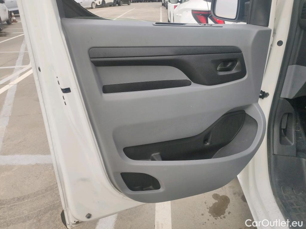  Peugeot  Expert PEUGEOT  / 2016 / 4P / furgón Doble Cab Repl Pro 2.0 BlueHDi 120 Stand #23