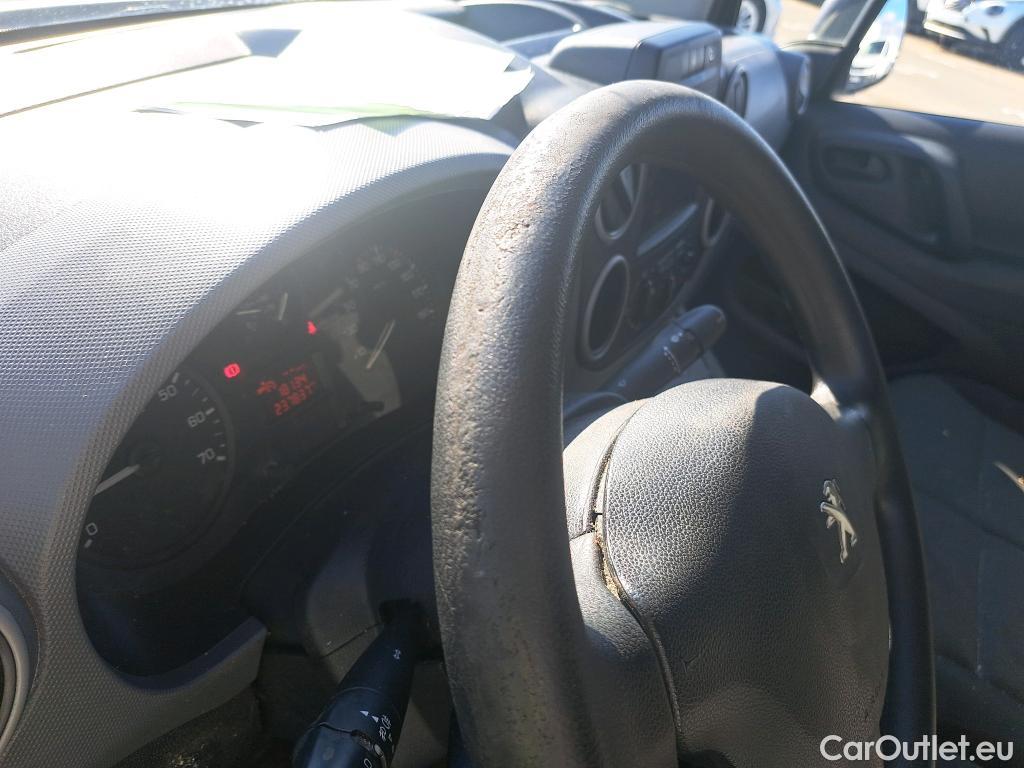  Peugeot  Partner PEUGEOT  VU 4p 2G furgón derivado de Furgón Confort PackL2 BlueHDi 73KW (100) #48