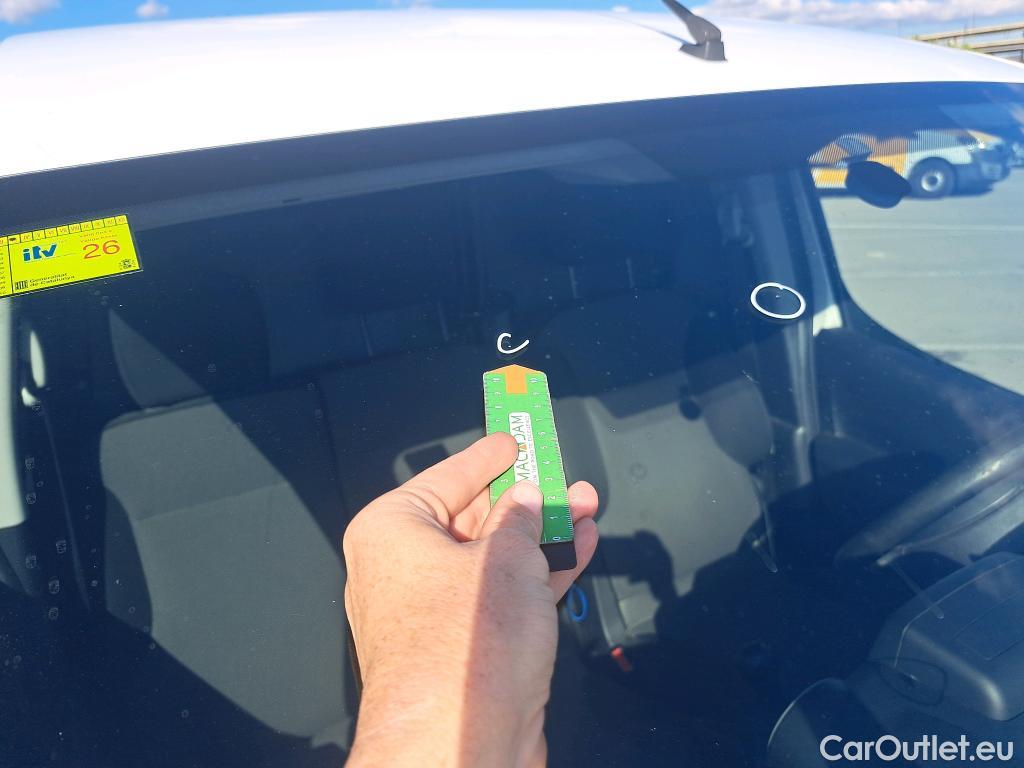  Peugeot  Partner PEUGEOT  VU 4p 2G furgón derivado de Furgón Confort PackL2 BlueHDi 73KW (100) #3