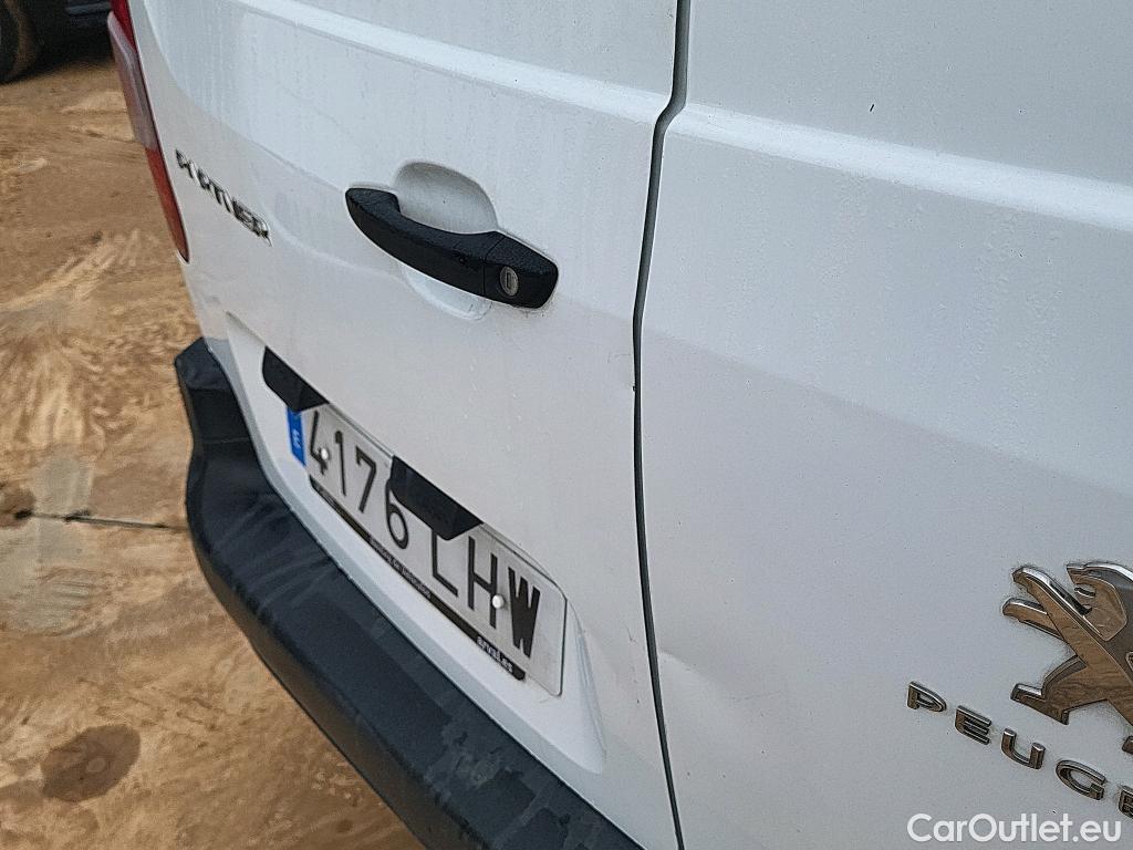  Peugeot  Partner PEUGEOT  / 2018 / 3P / furgón derivado de turismo Pro Standard 600kg BlueHDi 73kW (AC) #15
