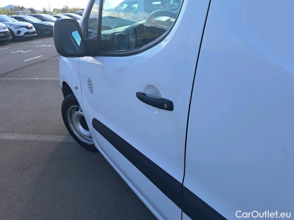  Peugeot  Partner PEUGEOT  VU 4p 2G furgón derivado de Furgón Confort PackL2 BlueHDi 73KW (100) #23