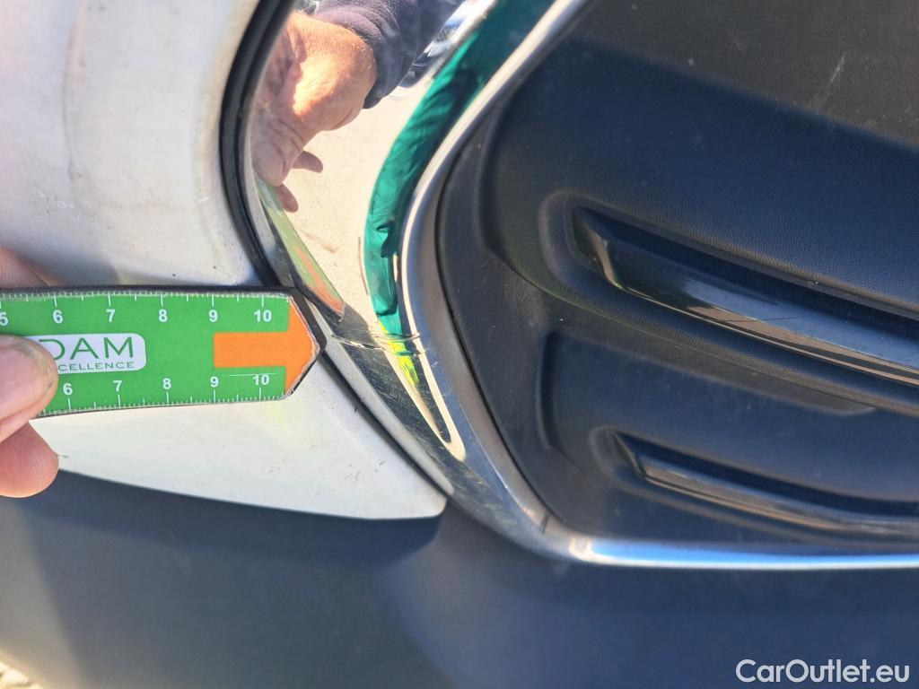  Ford  Transit FORD  / 2013 / 4P / furgón 350 96kW L2H2 Van Trend FWD #61