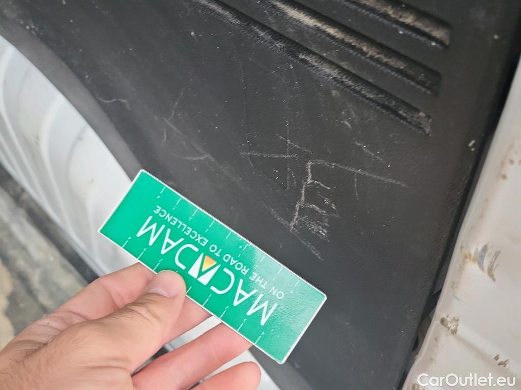  Peugeot  Partner PEUGEOT  / 2018 / 3P / furgón derivado de turismo Pro Standard 600kg BlueHDi 73kW (AC) #4