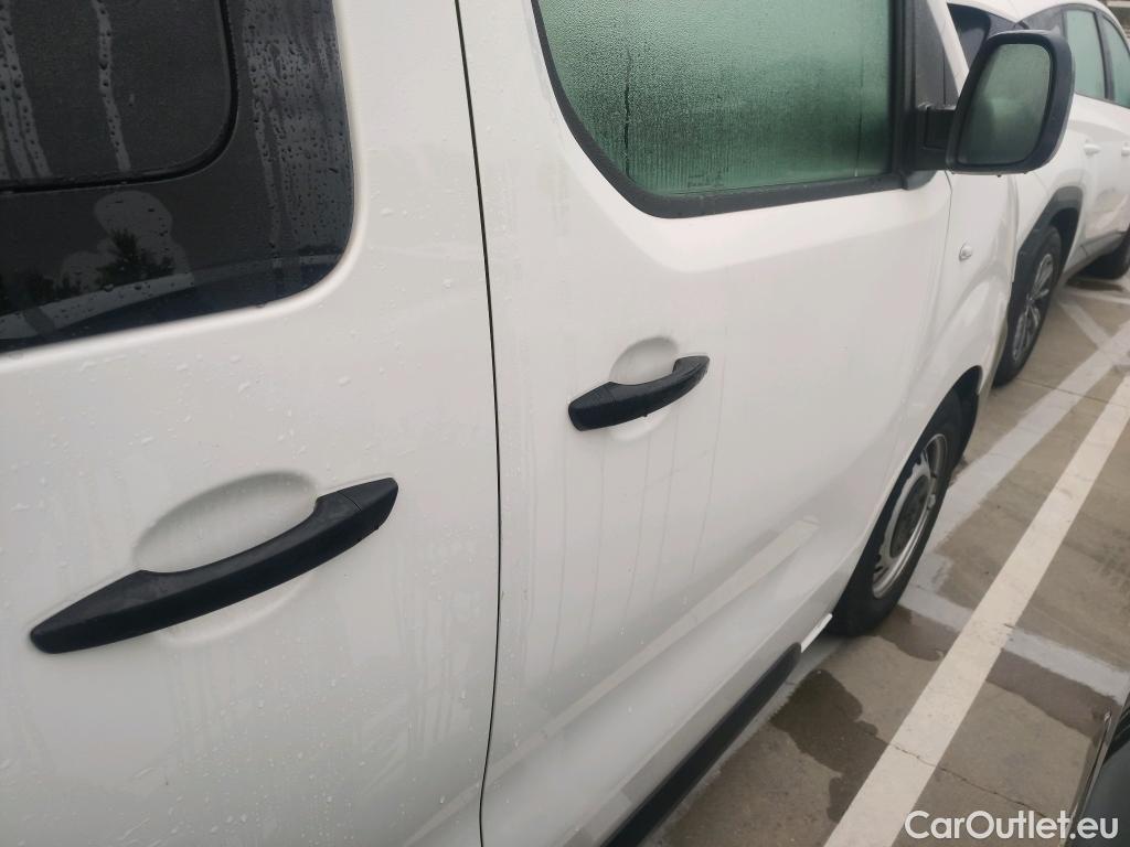  Peugeot  Expert PEUGEOT  / 2016 / 4P / furgón Doble Cab Repl Pro 2.0 BlueHDi 120 Stand #11